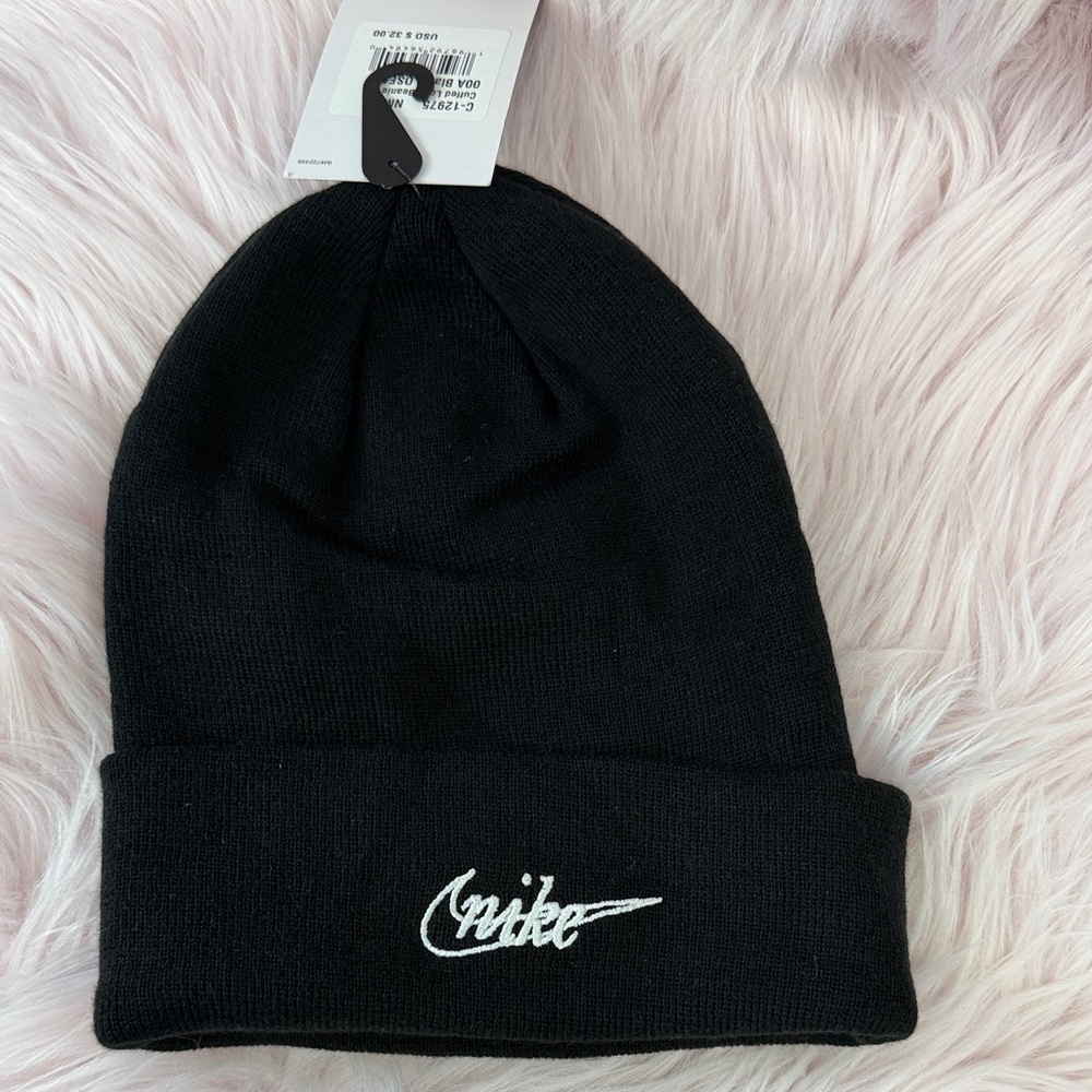 NWT Nike Cuffed Beanie Miami Heat